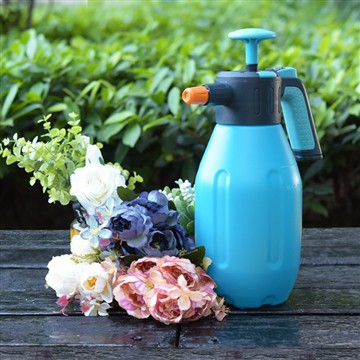 Διατηρώ τον κήπο μου ενυδατωμένο: Μια μέρα με το Trusty ποτιστήρι μου